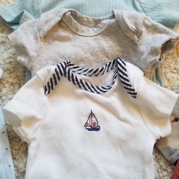 Bundle Newborn outfits - Picture 7 of 7
